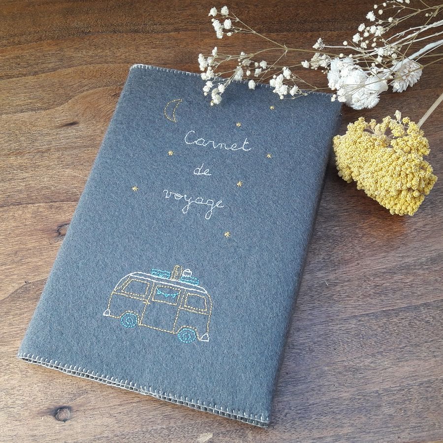 Le kit broderie du carnet de voyage, une création Pique & Colegram