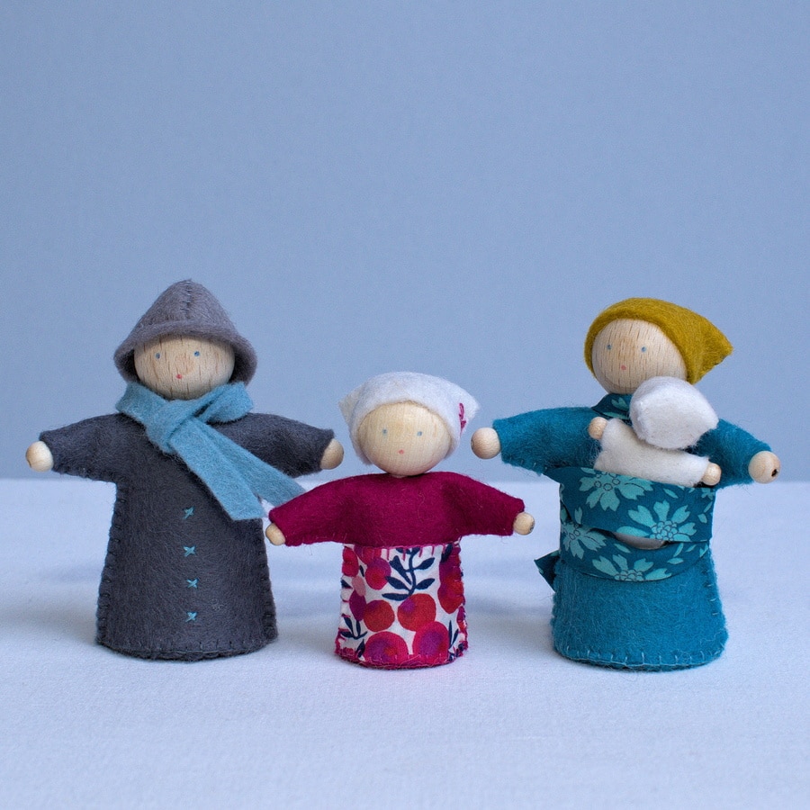 Une famille, un kit DIY pour confectionner des personnages en bois et feutrine de laine