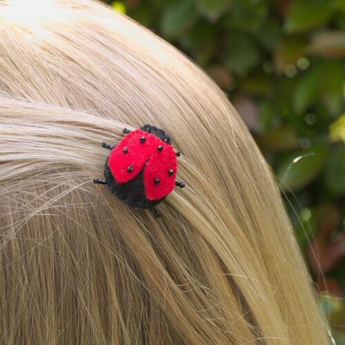 Le kit de la coccinelle à confectionner soi-même, à poser, porter en broche ou dans le cheveux